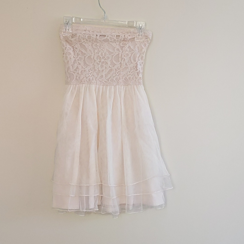 Girls strapless dress.
